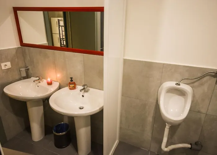 Vanilla Sky Boutique Hostel Τίρανα